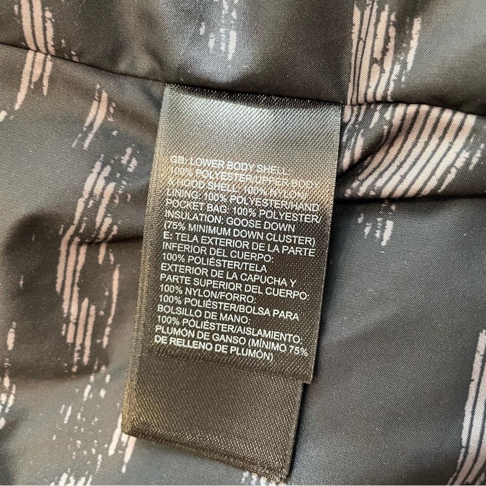 NWOT North Face Vest - Picture 8 of 9